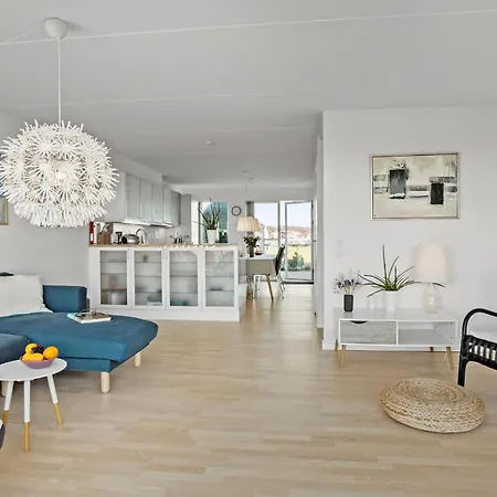 Holiday home Front In With Kitchen *