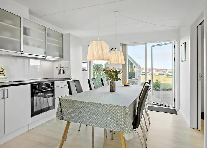 3 Bedroom Stunning In *