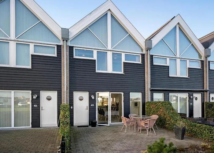 3 Bedroom Stunning In *